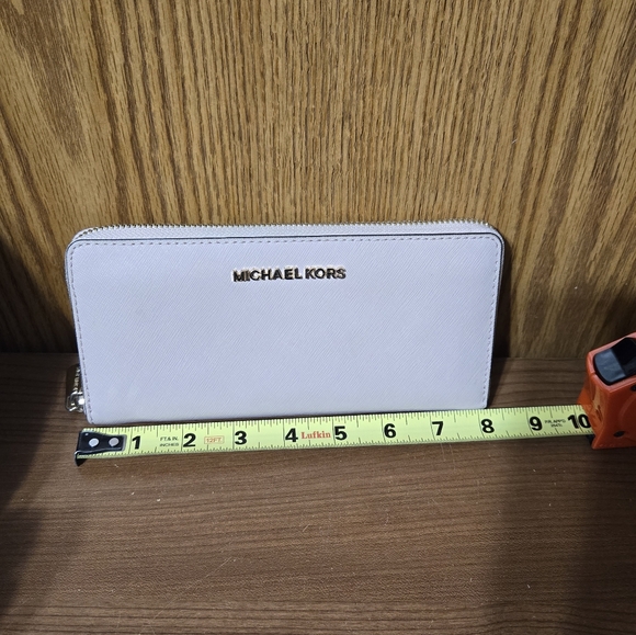 Michael Kors wallet - Picture 6 of 6